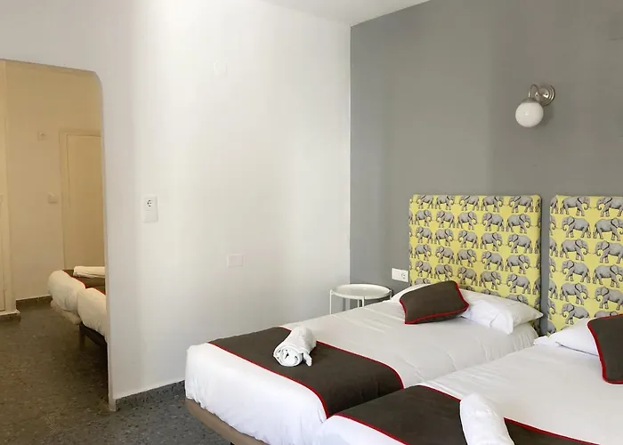 Paco 게스트하우스 *